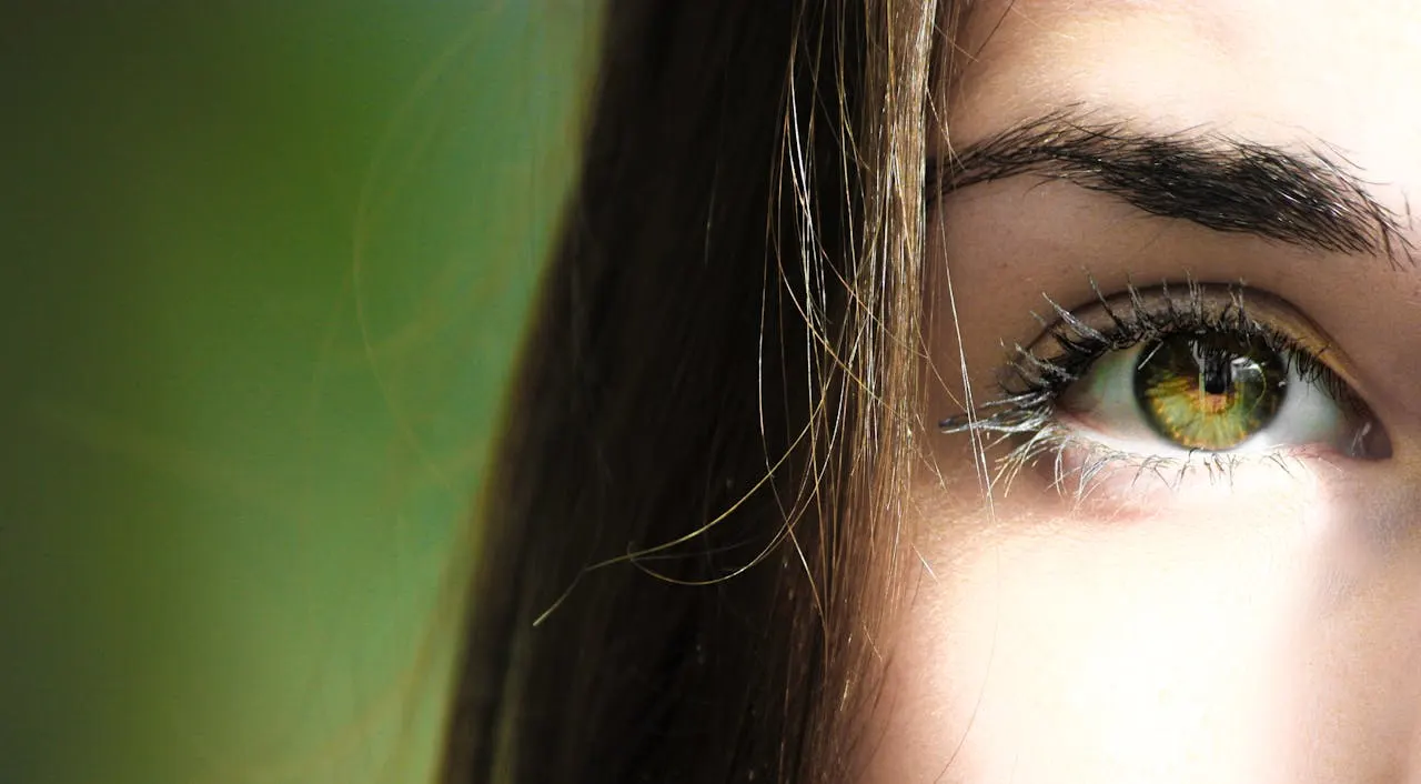 Best Eyebrow Growth Serum: Unlock Fuller, Thicker Brows Naturally