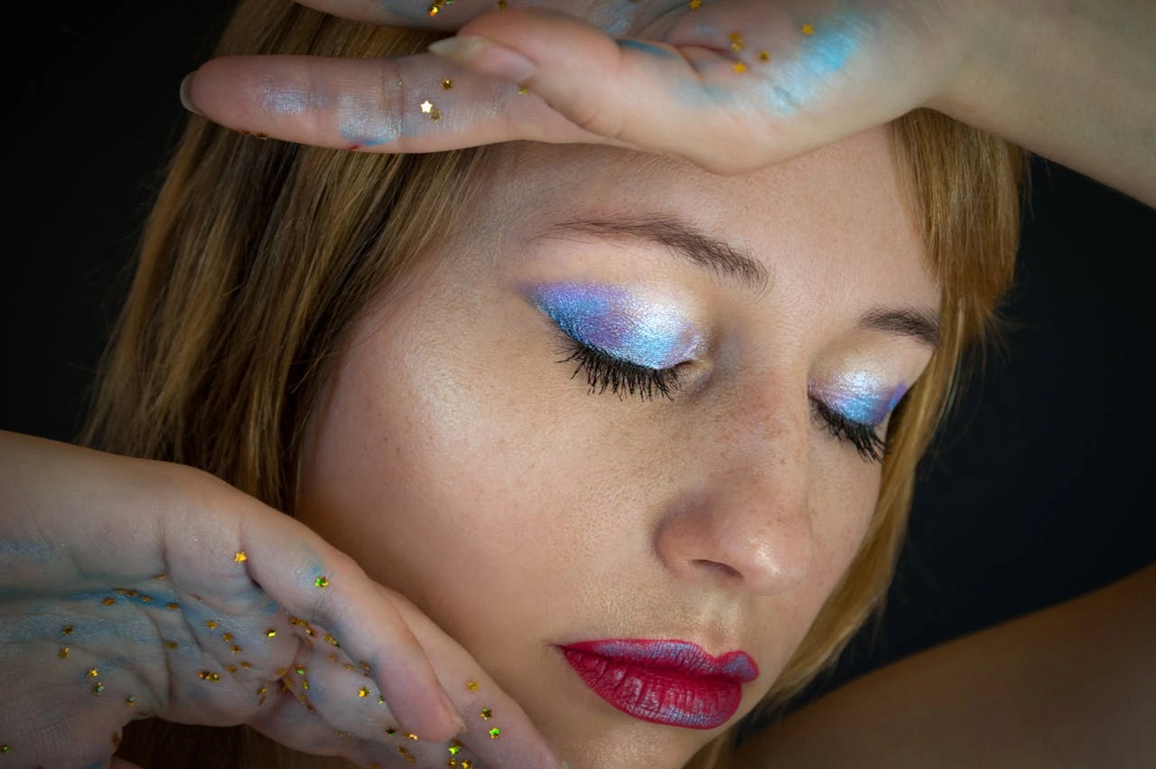 Best Eyeshadow for Blue Eyes: Shades, Tips, and Techniques for Stunning Looks